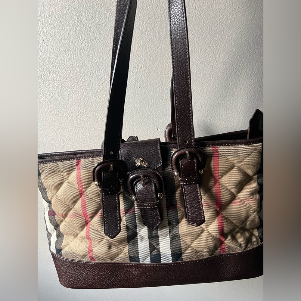 Burberry Quilted House Check Manor Purse - Picture 2 of 9